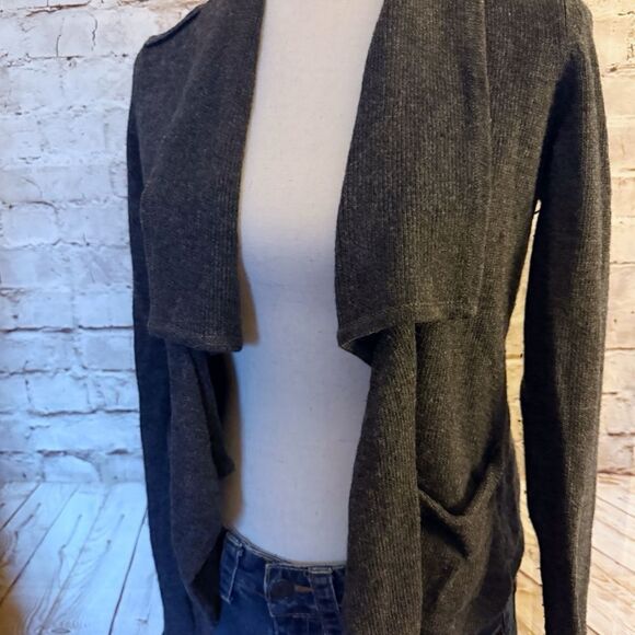 Banana Republic vintage wool blend cardigan sweater - Picture 3 of 6